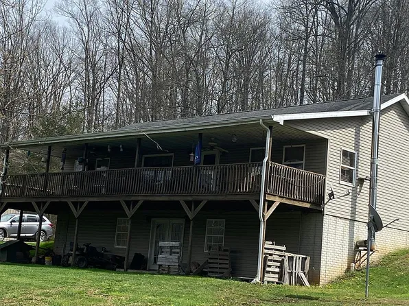 26601 Huckleberry Rd, Coolville, OH 45723