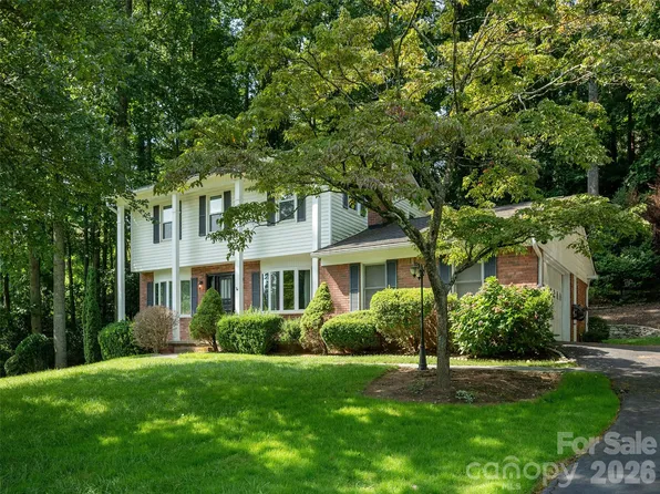 211 Ginseng Ln, Hendersonville, NC 28791
