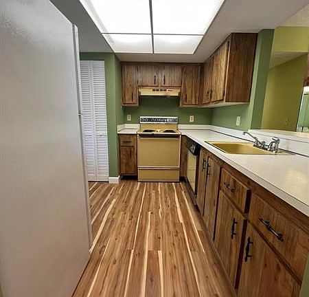 4th image of 11 Willowbrook Ln APT 201