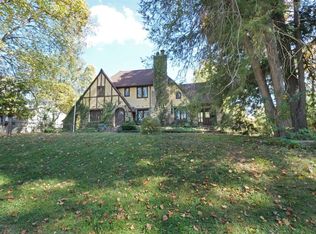 5082 Overbrook Pl, Cincinnati, OH 45227