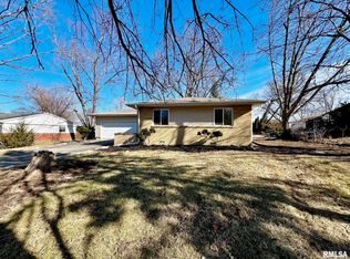 5310 N Friar Ln, Peoria, IL