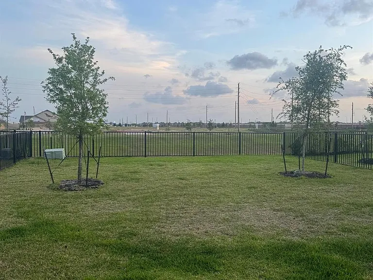 4841 Sun Falls Dr — Photo 18