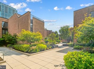 130 Spruce St APT 26B, Philadelphia, PA 19106