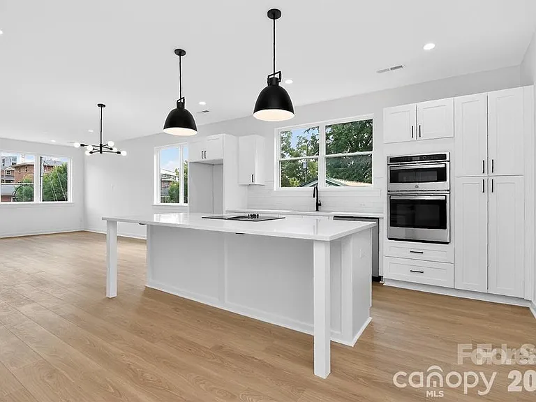 2716 Baltimore Ave — Photo 15