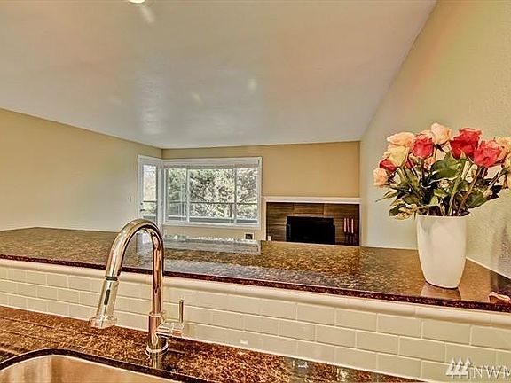 4th image of 6055 35th Ave Sw 207 #207