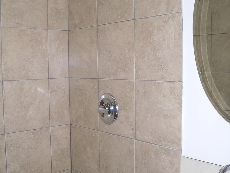 983 E Valley Dr — Photo 14