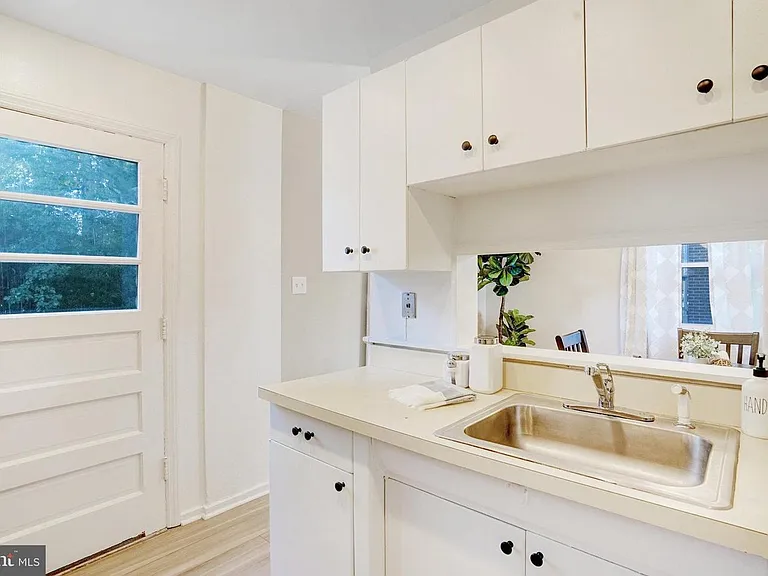 7015 Stanford Dr — Photo 9