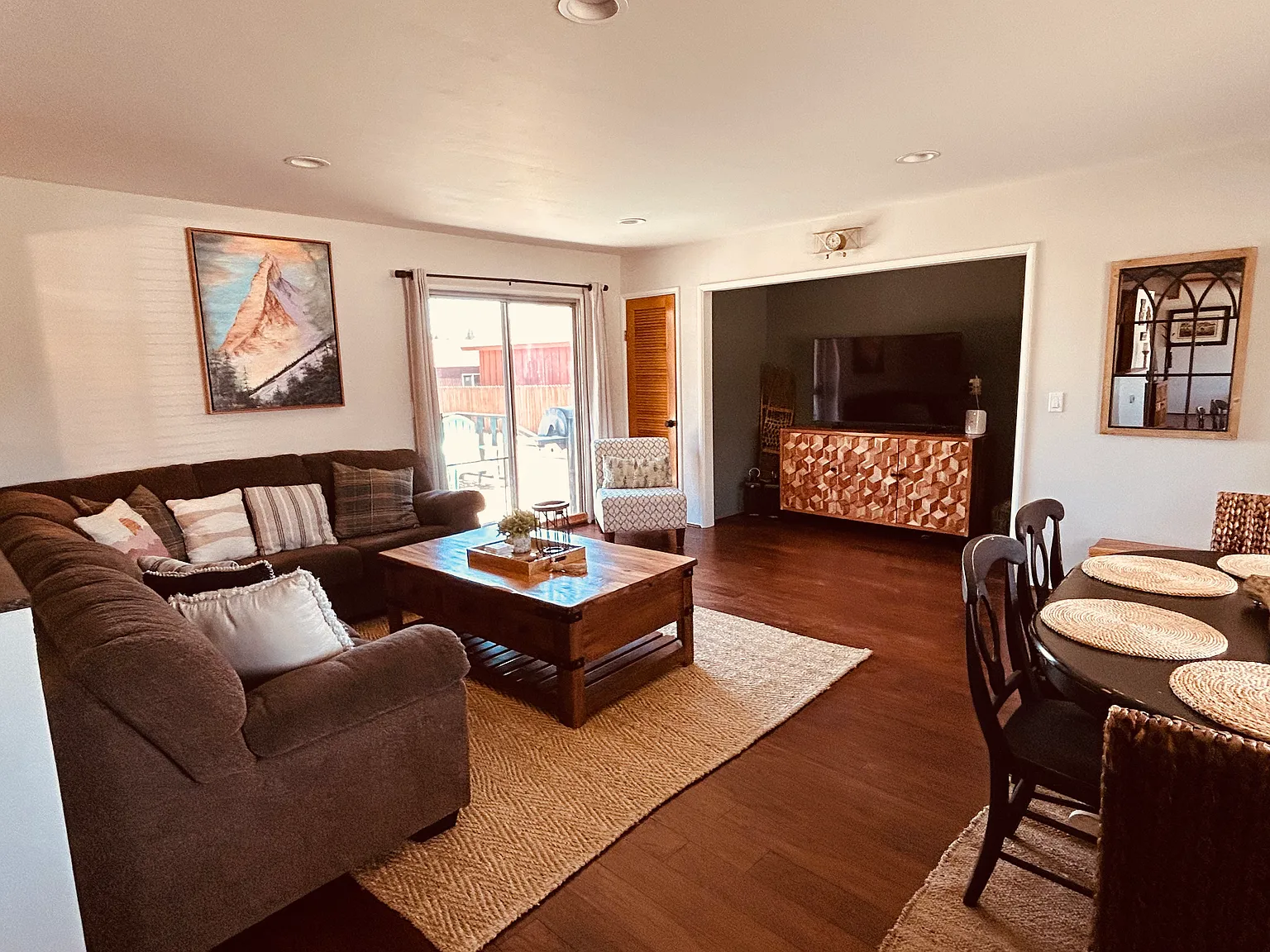 3 bed, 1325 sqft, $2,495 — Photo 3
