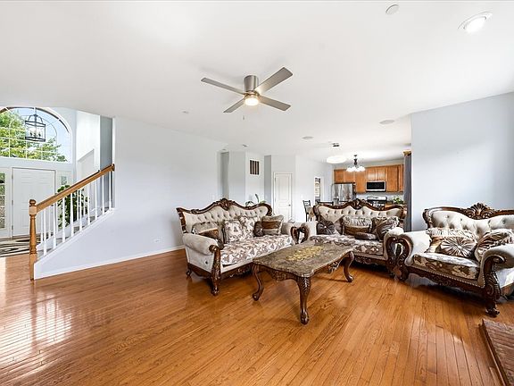 5th image of 663 Huntington Blvd
