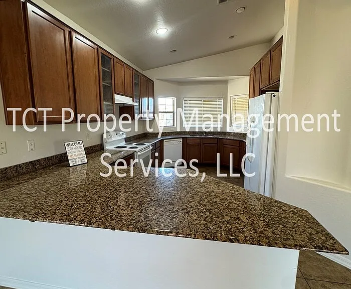 12128 W Tara Ln — Photo 5