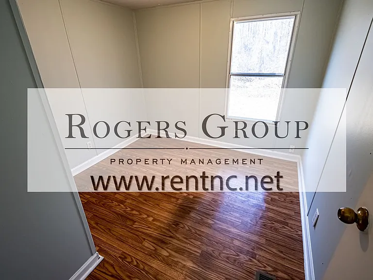 115 Mark St — Photo 6