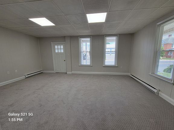 4th image of 608 W Main St