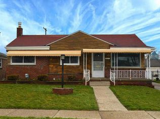 28321 Groveland St, Roseville, MI 48066
