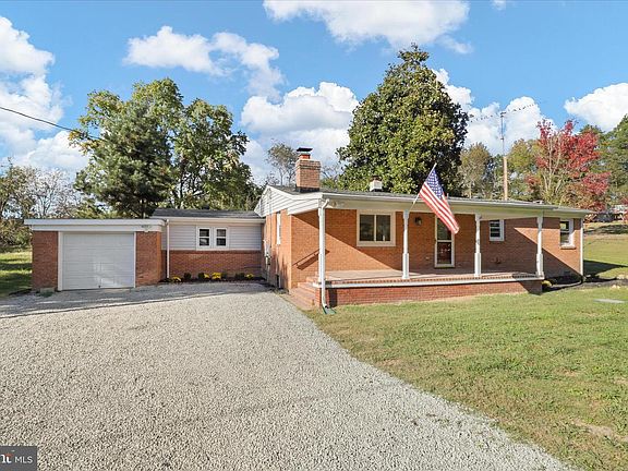 3rd image of 347 Forest Lane Rd