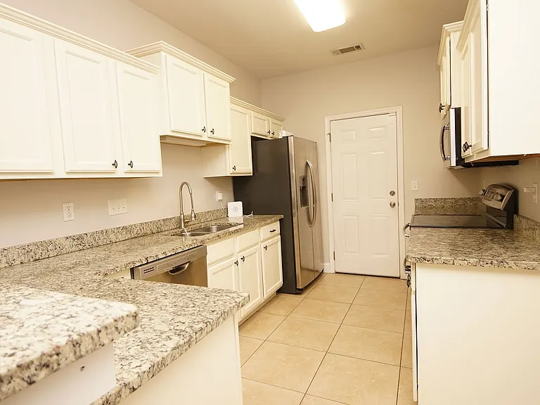 125 Farrah Ave — Photo 11