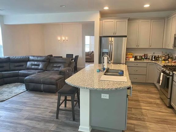 Living room/kitchen