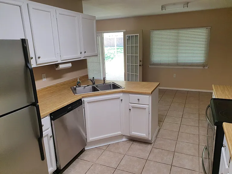 Kitchen & Dining Room