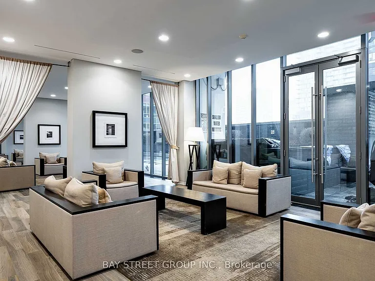 33 Charles St E #4401 — Photo 17