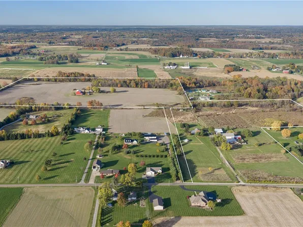 11877 Poorman St SW, Navarre, OH 44662