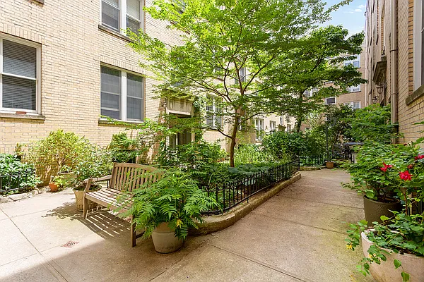Sold by Compass | media 6