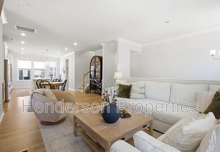 3008 Oak Landing Dr — Photo 9