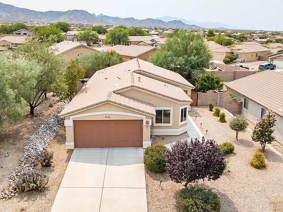 2nd image of 454 S Sunny Rock Dr