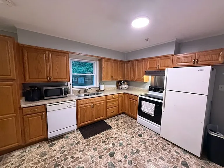 1216 Murray St — Photo 9
