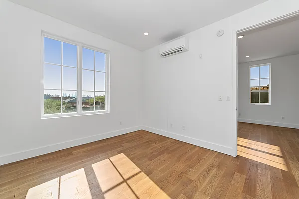 Rented by MNS | media 7