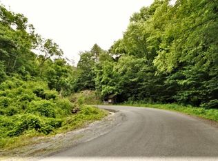 1 Rafter Rd, Tellico Plains, TN 37385