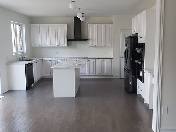 4th image of 569 Red Elm Rd
