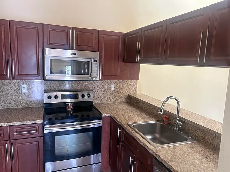 18301 Mediterranean Blvd — Photo 5