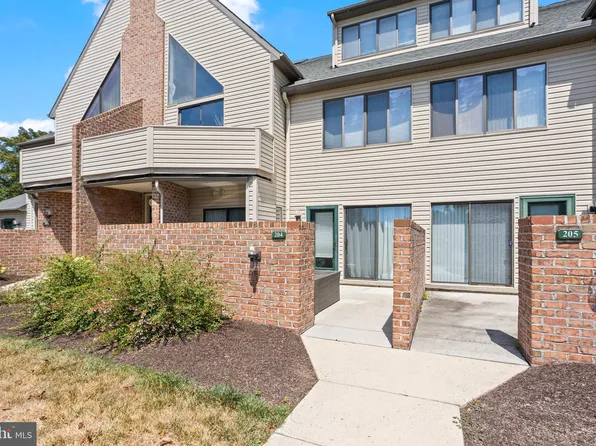 204 Cherrington Dr, Harrisburg, PA 17110