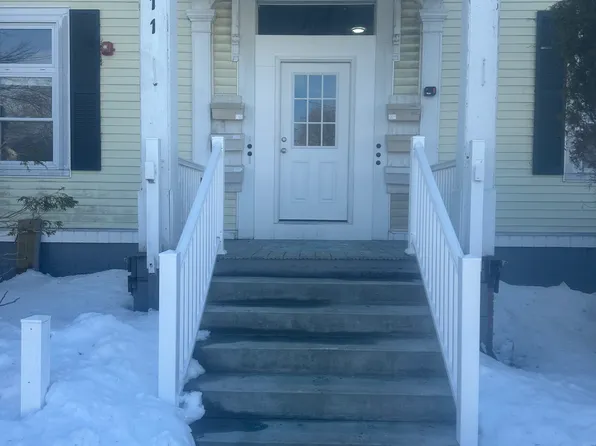 411 Laurel Hill Ave #2L, Cranston, RI 02920