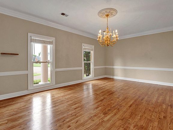 5th image of 960 Greenway Dr