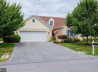 18806 Dover Dr, Hagerstown, MD 21742