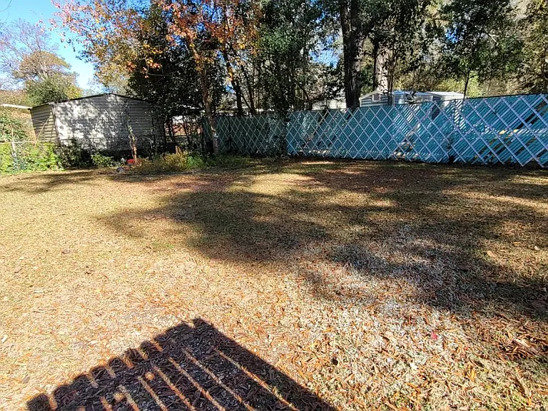 2733 Rice St — Photo 16