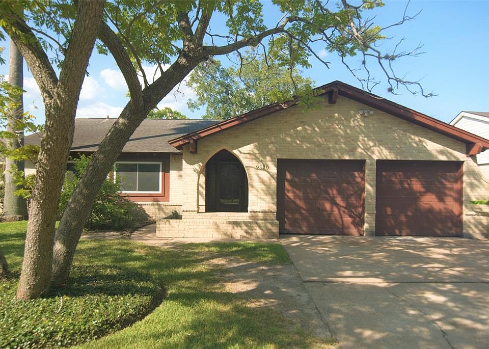 1st image of 9570 Ravensworth Dr