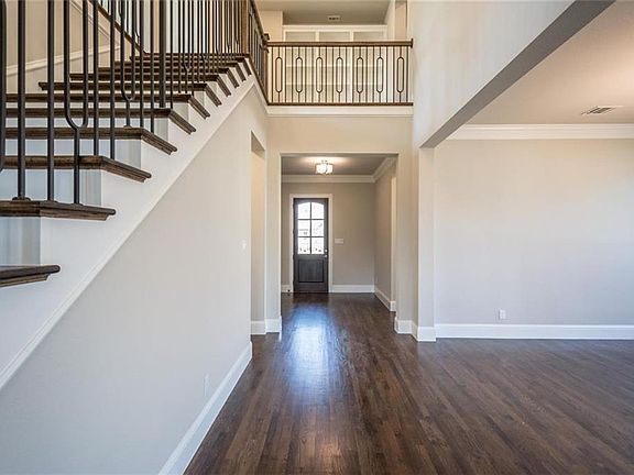 5th image of 502 Fisher Dr