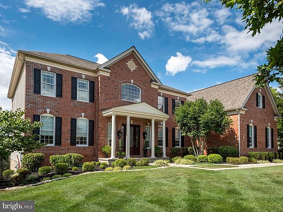 3rd image of 103 Oriole Ln