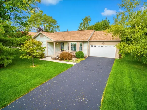 10 Bay Heights Cir, Geneva, NY 14456