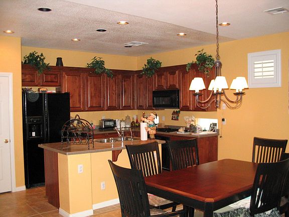 3rd image of 8386 Hunter Brook St