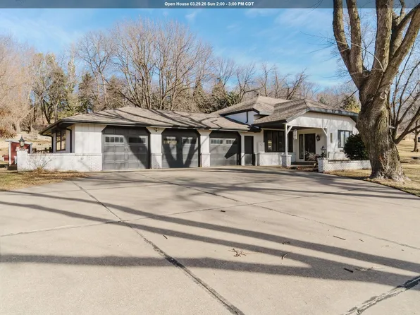 2811 Memorial Dr, Sioux City, IA 51103