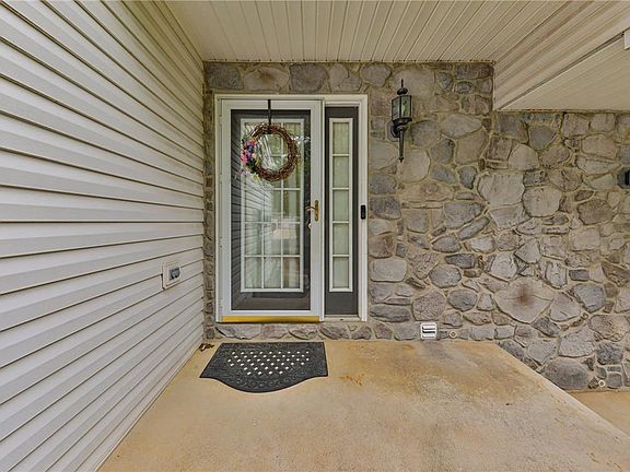3rd image of 1703 Pinewind Dr