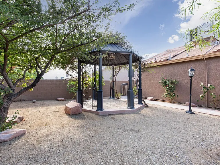 7900 White Grass Ave — Photo 10