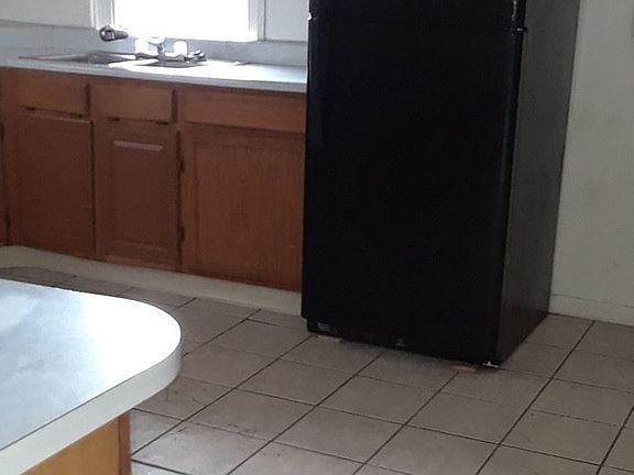 3rd image of 141 Edgar Ave
