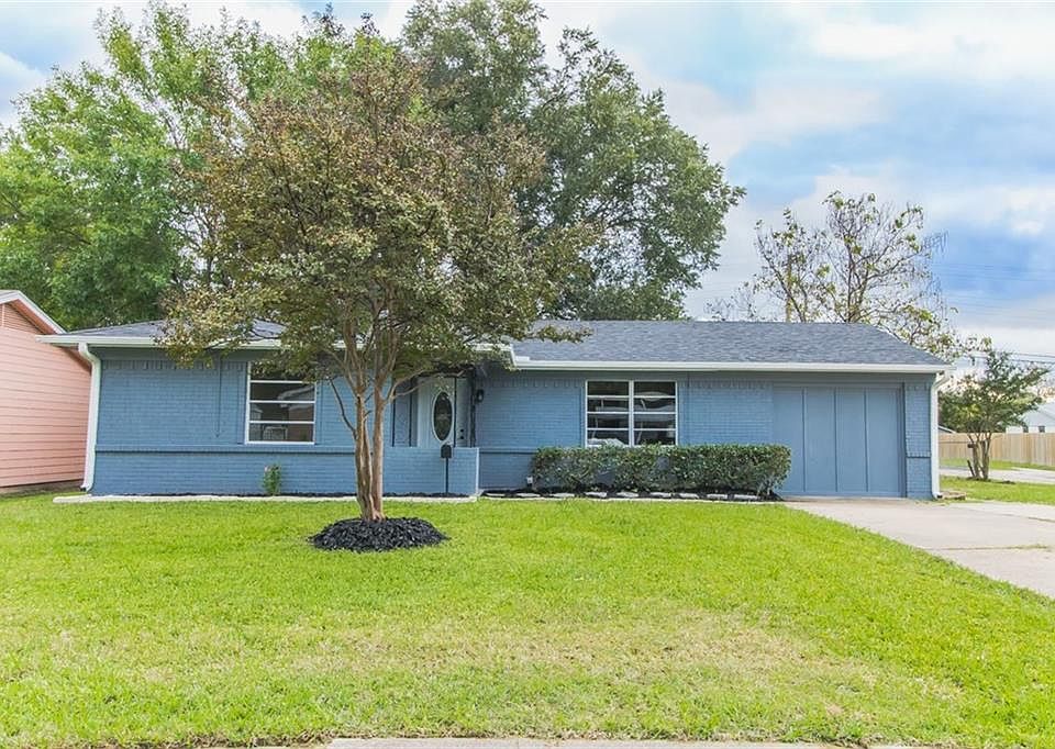 1st image of 1402 Narcissus Ln
