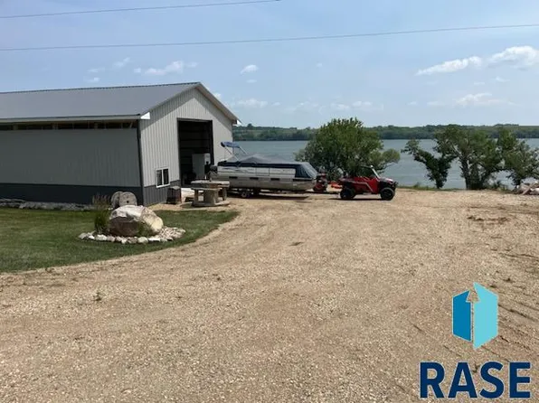 12910 Zach Rd, Browns Valley, MN 56219