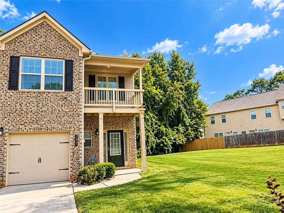 2557 Castellan Dr