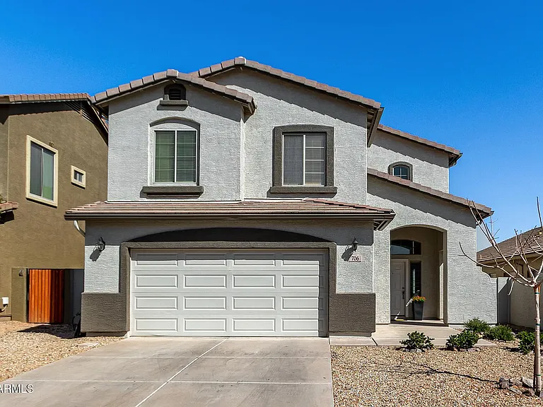 706 W Green Tree Dr — Photo 2