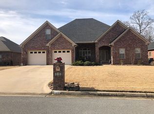 128 Summit Dr, Maumelle, AR 72113